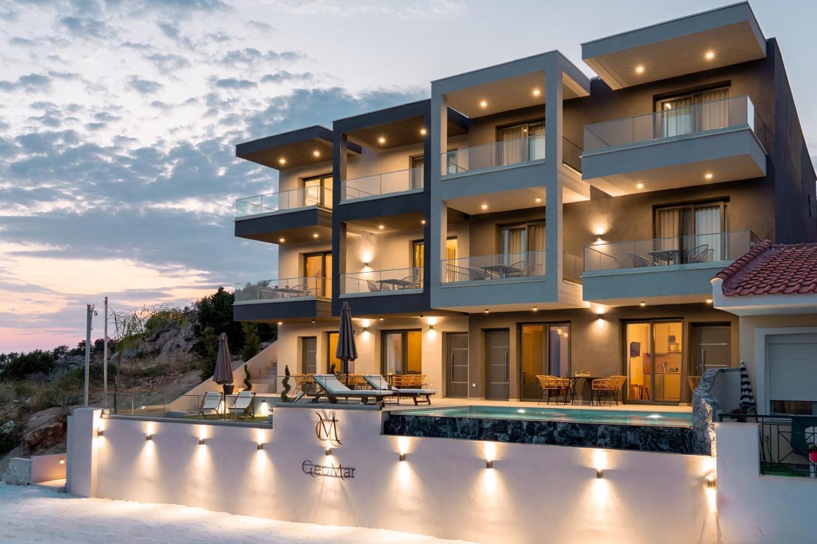 Geomar Luxury Apartment